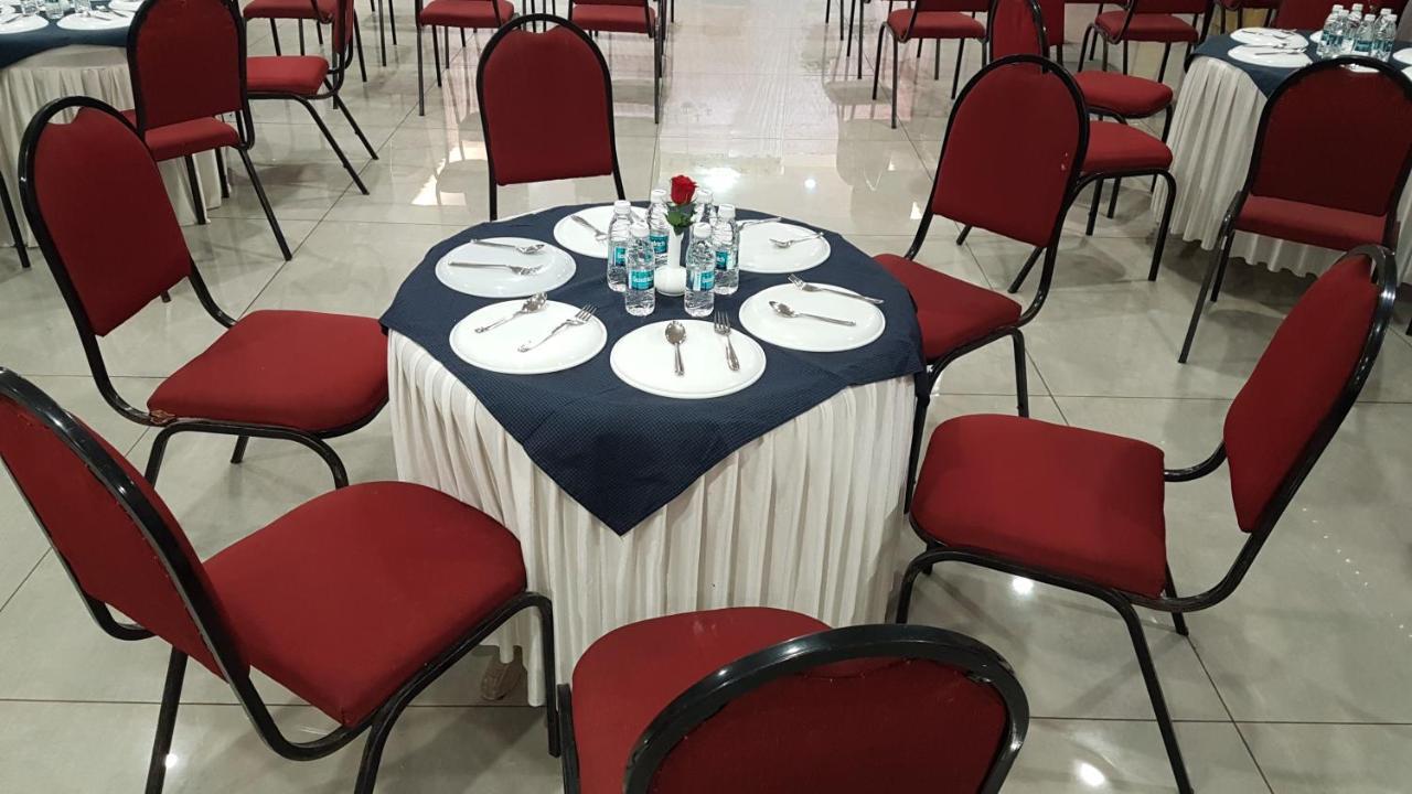 Hotel Opal 콜라푸르 외부 사진